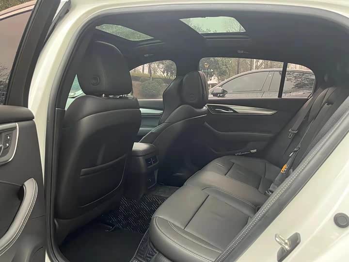 Фото 6 - Cadillac CT5