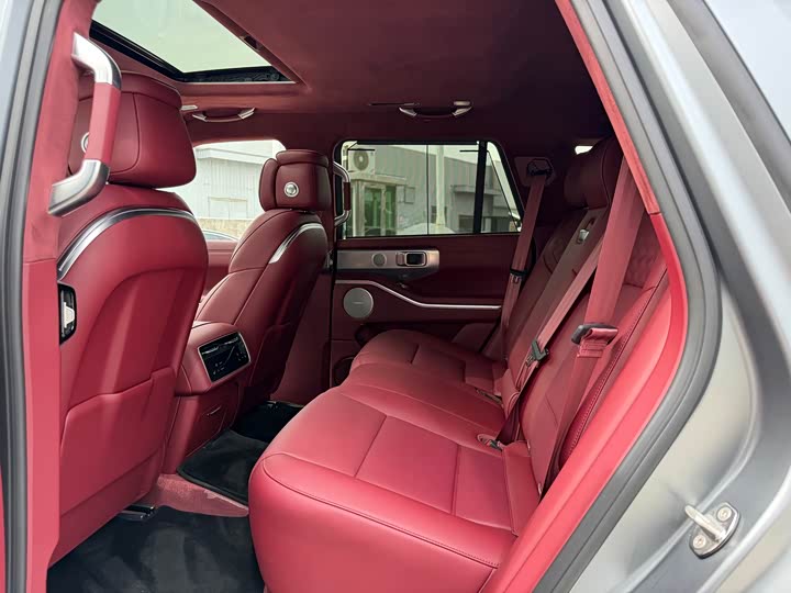 Фото 5 - Tank 700 Hybrid