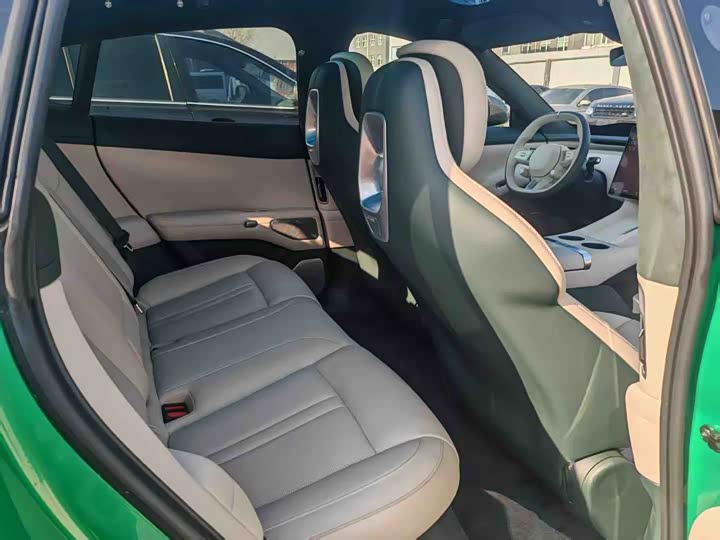 Фото 3 - Xiaomi YU7