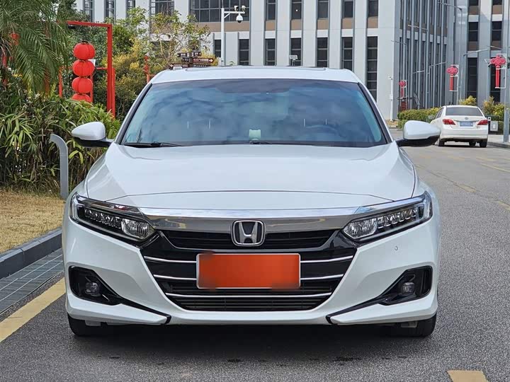 Фото 9 - Honda Accord