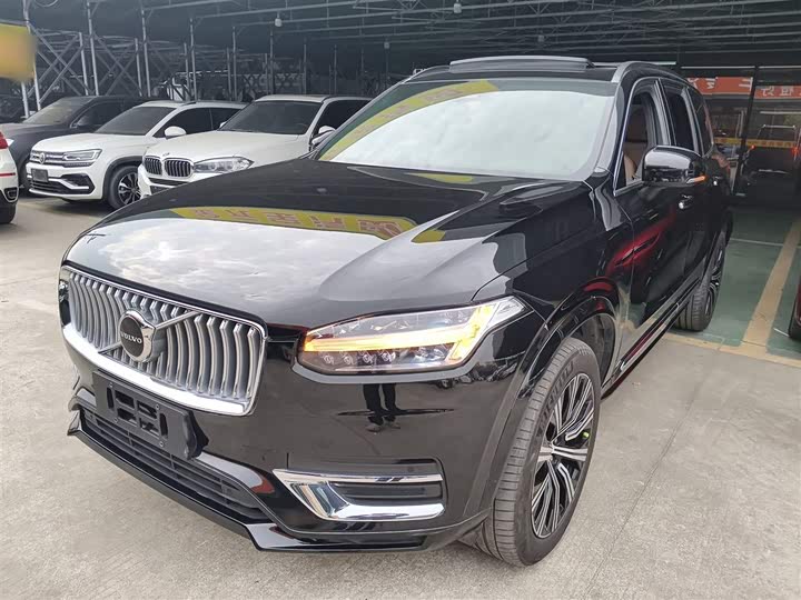 Фото 1 - Volvo XC90