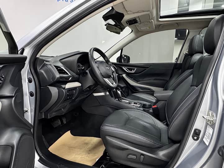 Фото 9 - Subaru Forester