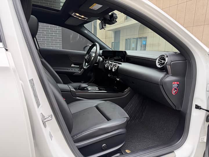 Фото 6 - Mercedes-Benz A-Class