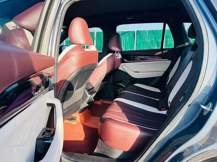 Фото 5 - Geely Monjaro