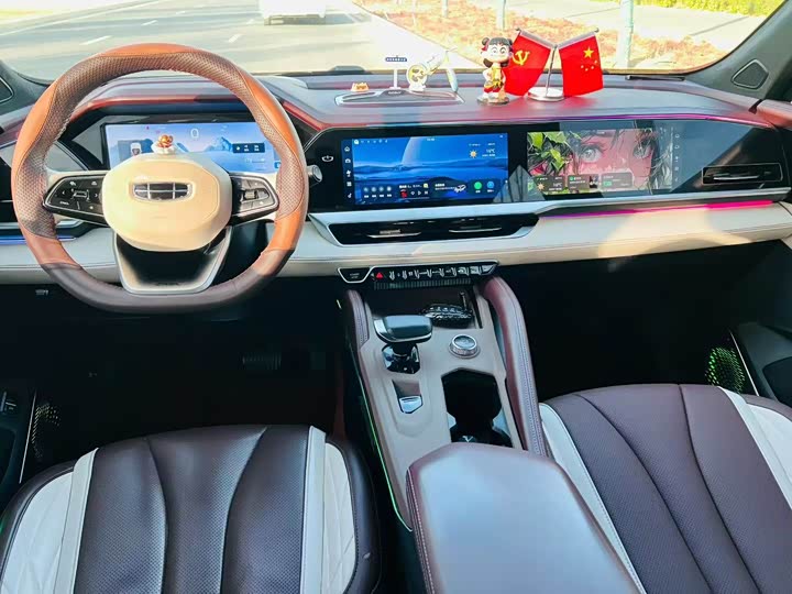 Фото 7 - Geely Monjaro