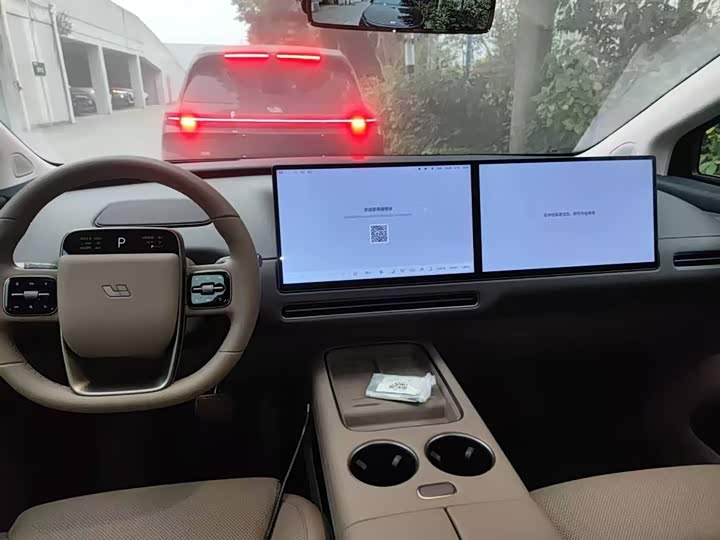 Фото 8 - LiXiang i8