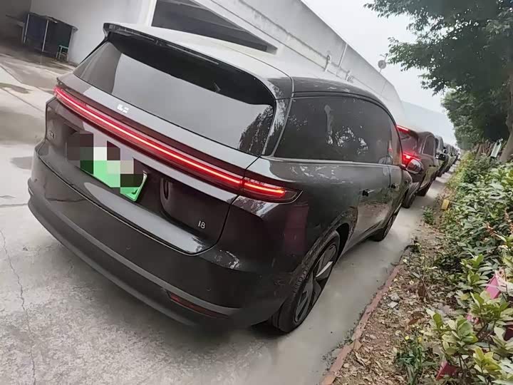 Фото 9 - LiXiang i8