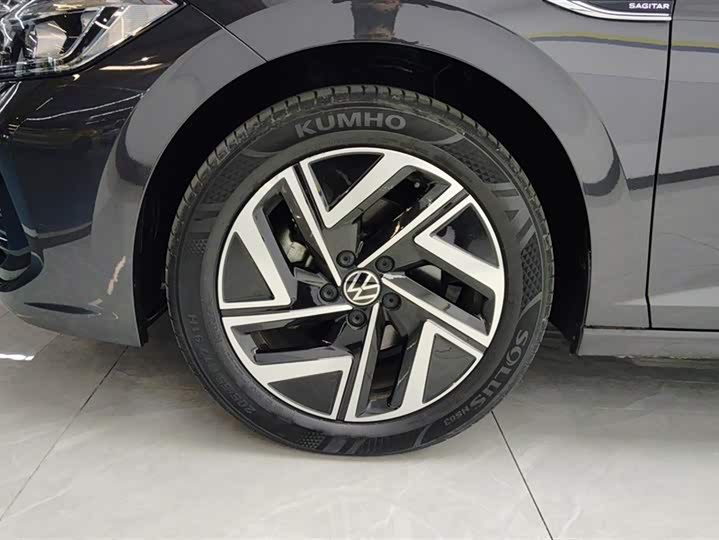 Фото 6 - Volkswagen Sagitar L