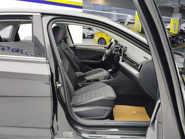 Фото 8 - Volkswagen Sagitar L