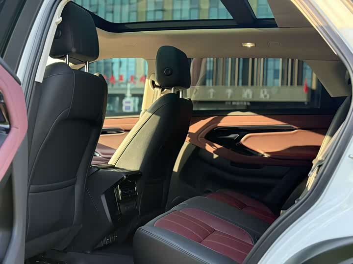 Фото 6 - Land Rover Range Rover Evoque L Hybrid