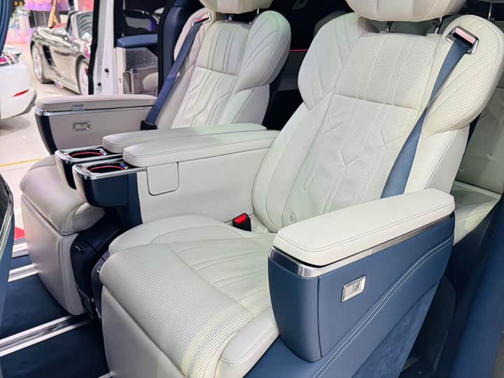 Фото 7 - Zeekr 009