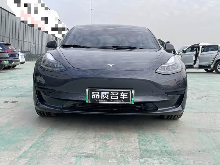 Фото 2 - Tesla Model 3
