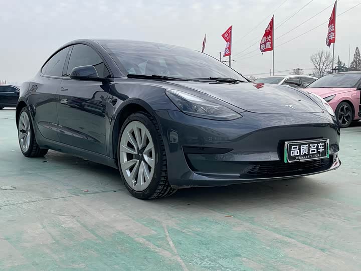 Фото 3 - Tesla Model 3