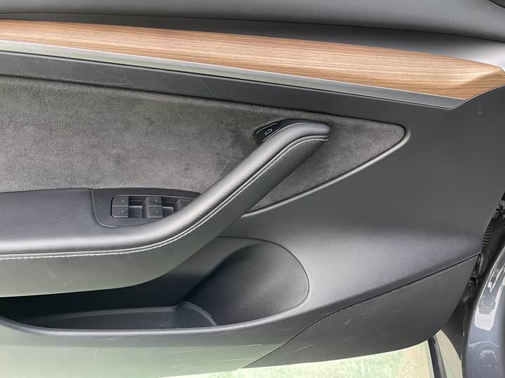 Фото 6 - Tesla Model 3