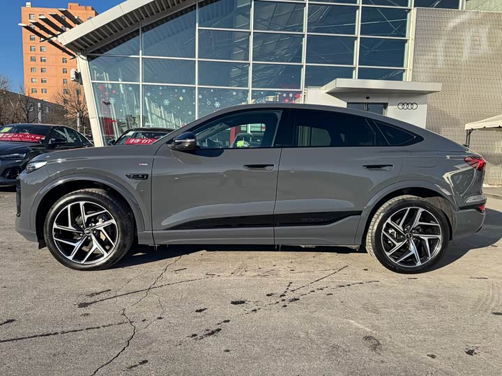 Фото 3 - Audi Q6L e-tron Sportback