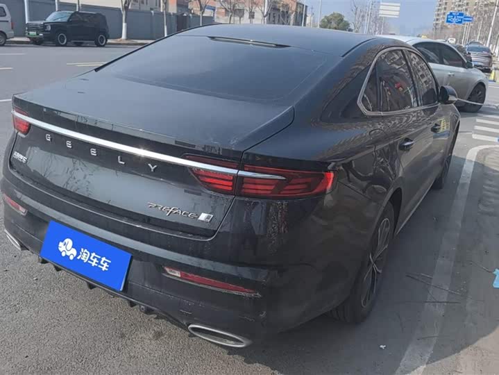 Фото 3 - Geely Preface