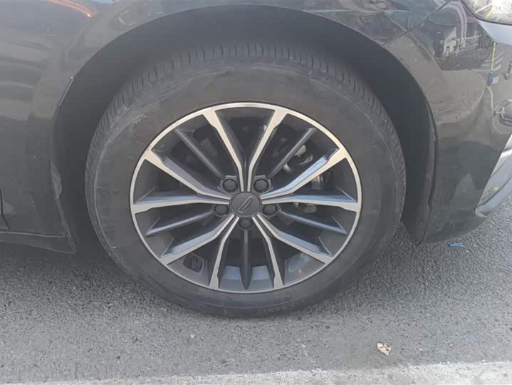 Фото 6 - Geely Preface