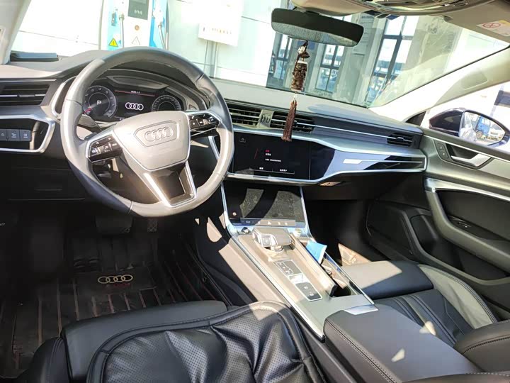 Фото 2 - Audi A7