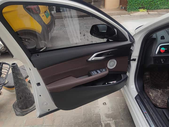 Фото 7 - BMW 1 Series