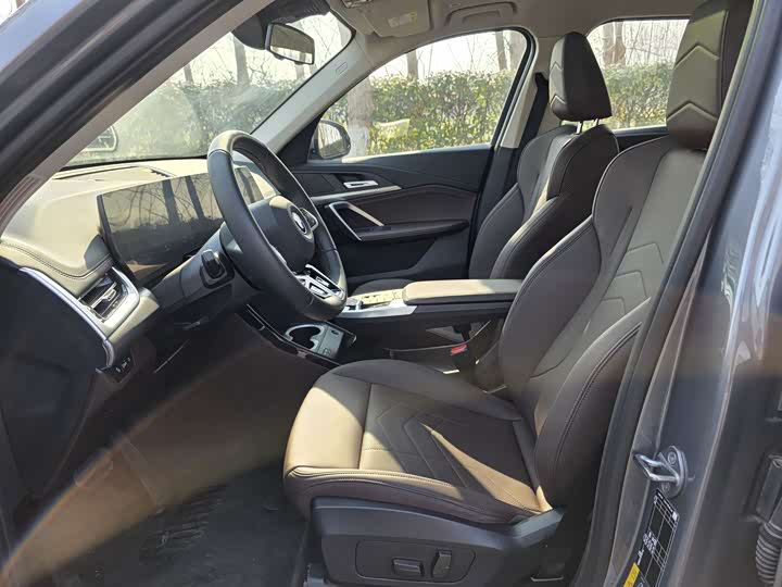 Фото 3 - BMW iX1