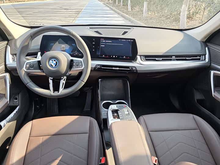 Фото 6 - BMW iX1