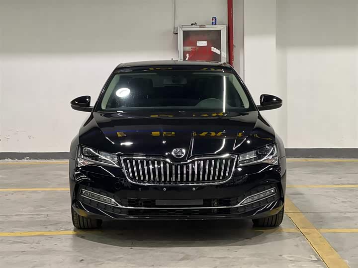 Фото 2 - Skoda Superb