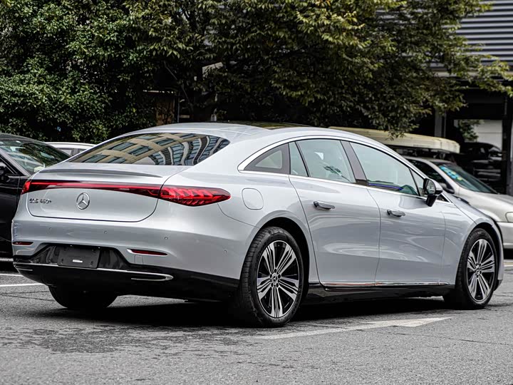 Фото 9 - Mercedes-Benz EQS