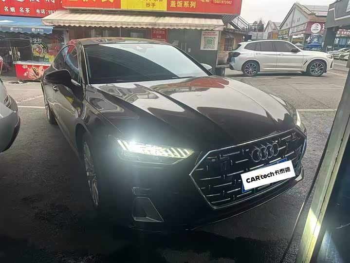 Фото 2 - Audi A7L