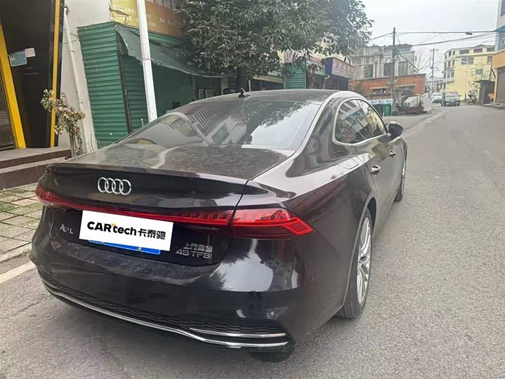 Фото 8 - Audi A7L