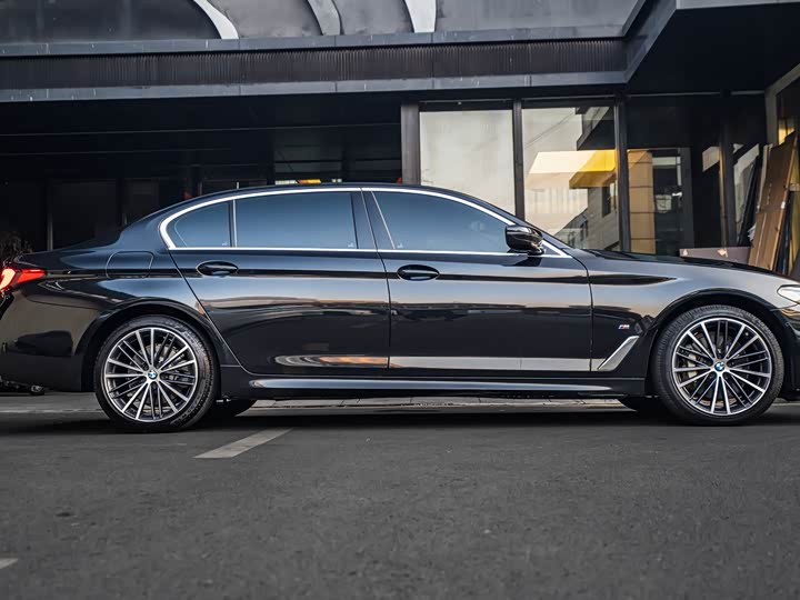 Фото 3 - BMW 5 Series