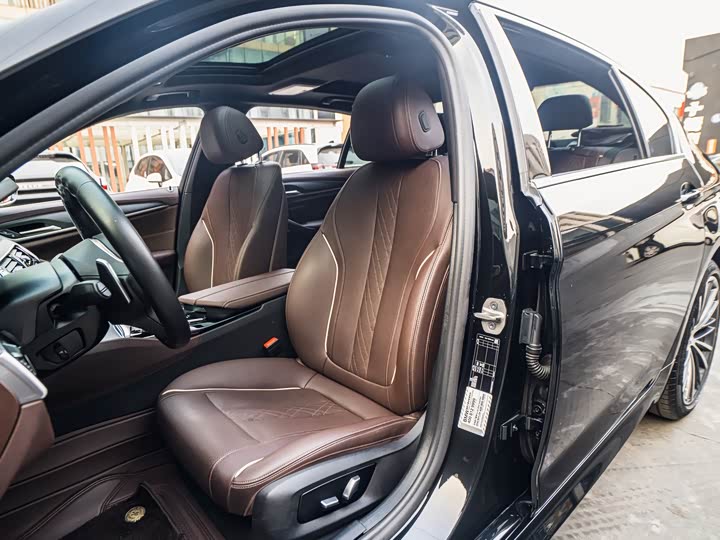 Фото 4 - BMW 5 Series