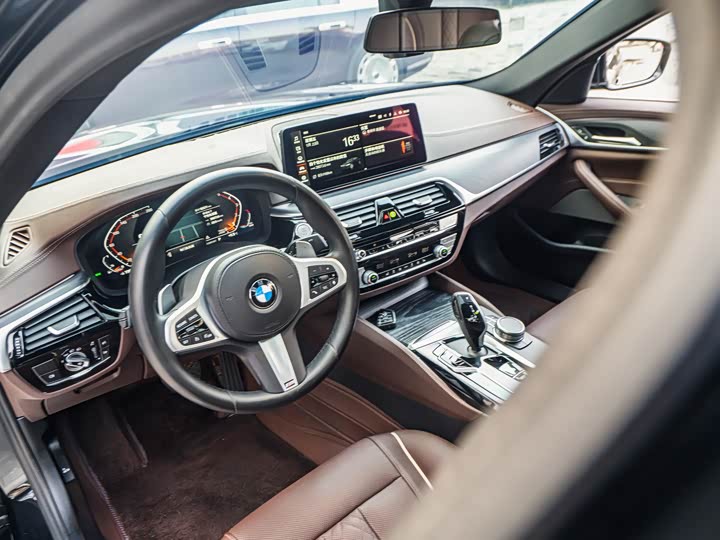 Фото 8 - BMW 5 Series