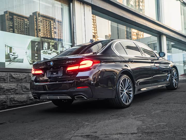 Фото 9 - BMW 5 Series