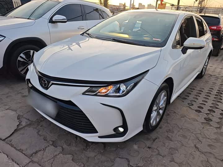 Фото 1 - Toyota Corolla