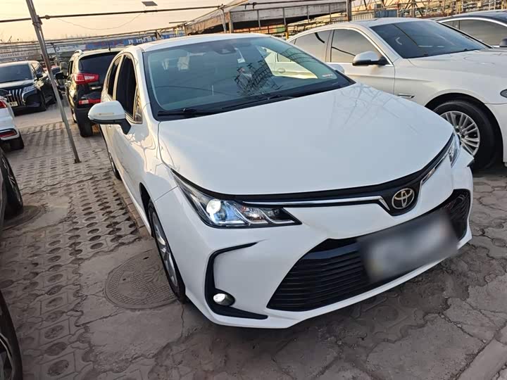 Фото 4 - Toyota Corolla