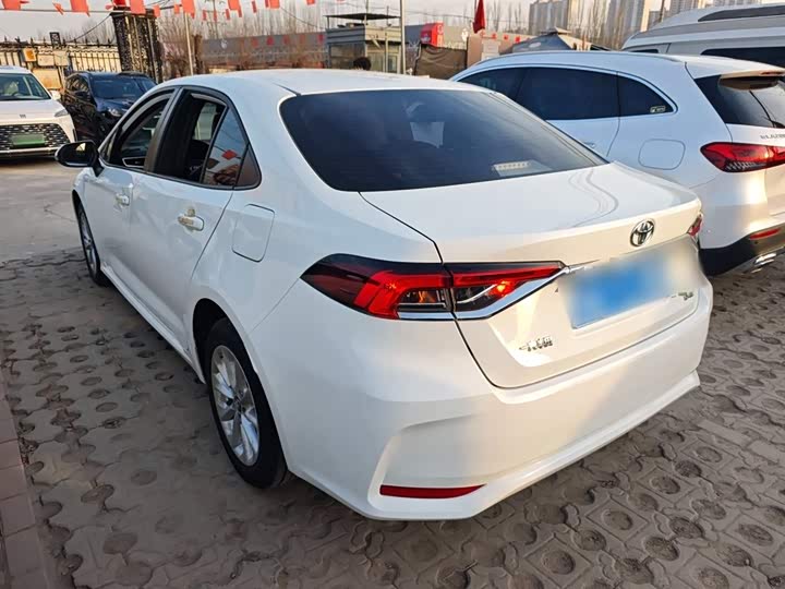 Фото 5 - Toyota Corolla