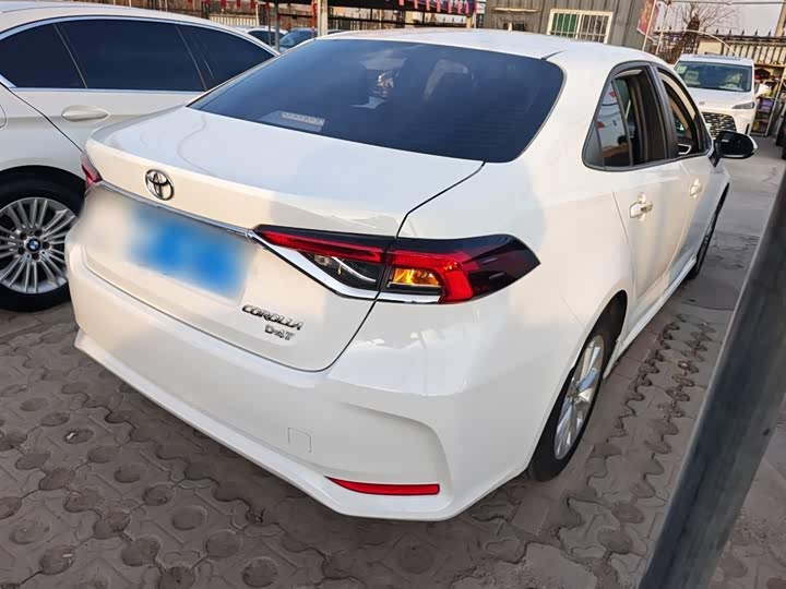 Фото 7 - Toyota Corolla