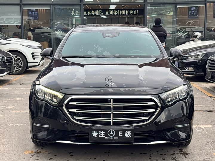 Фото 1 - Mercedes-Benz E-Class