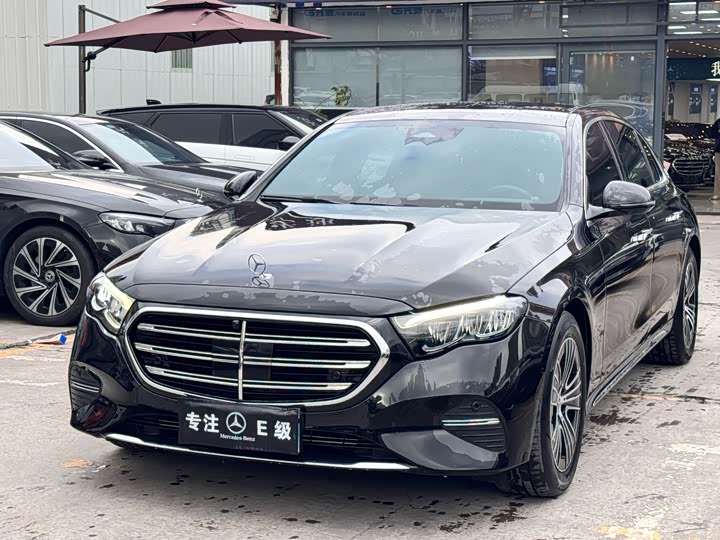 Фото 2 - Mercedes-Benz E-Class