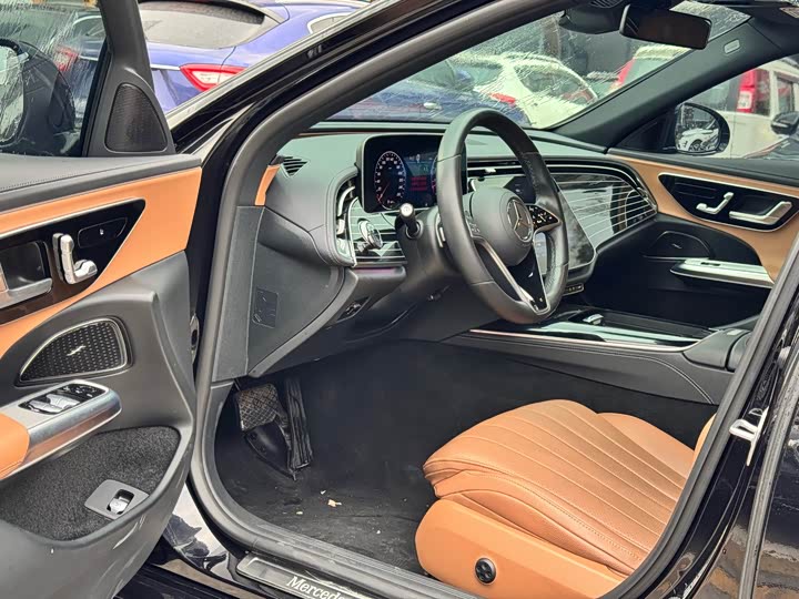 Фото 7 - Mercedes-Benz E-Class