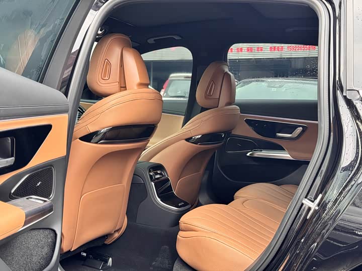 Фото 9 - Mercedes-Benz E-Class