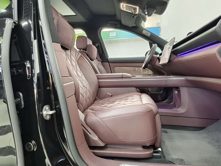 Фото 8 - Nio ES8