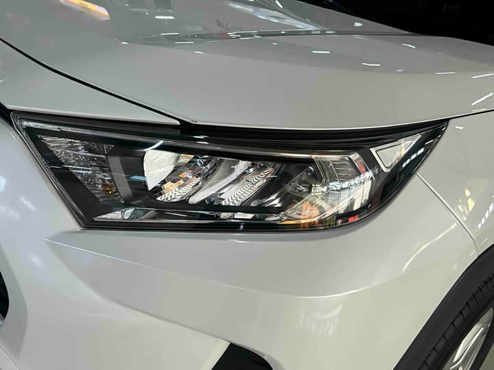 Фото 3 - Toyota RAV4