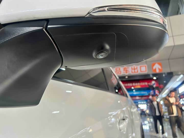 Фото 6 - Toyota RAV4