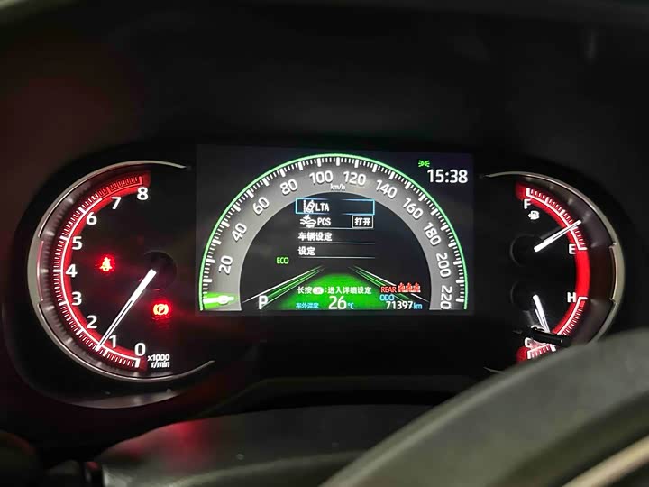 Фото 9 - Toyota RAV4