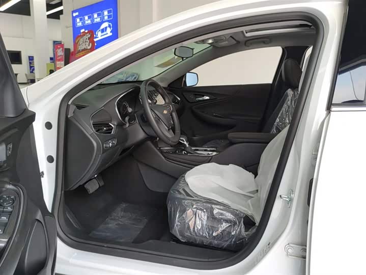 Фото 9 - Chevrolet Malibu XL