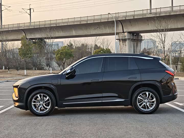 Фото 7 - Nio ES6