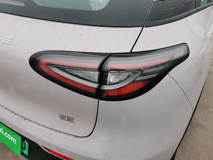 Фото 8 - Geely Galaxy Geome