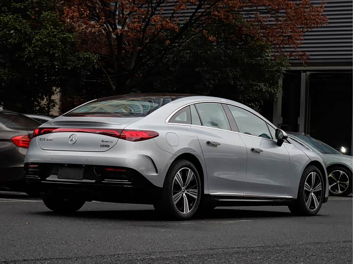 Фото 5 - Mercedes-Benz EQE