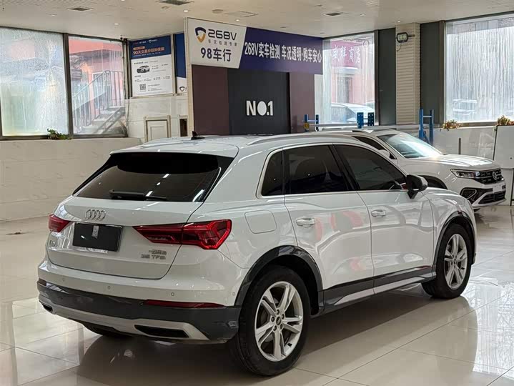 Фото 4 - Audi Q3